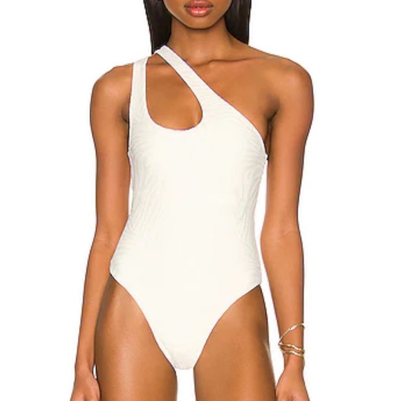 L*Space Phoebe One Piece Classic - Picture 3 of 16